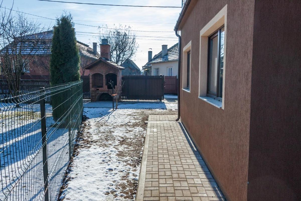Eross Kulcsoshaz Villa Lazarea Exterior photo
