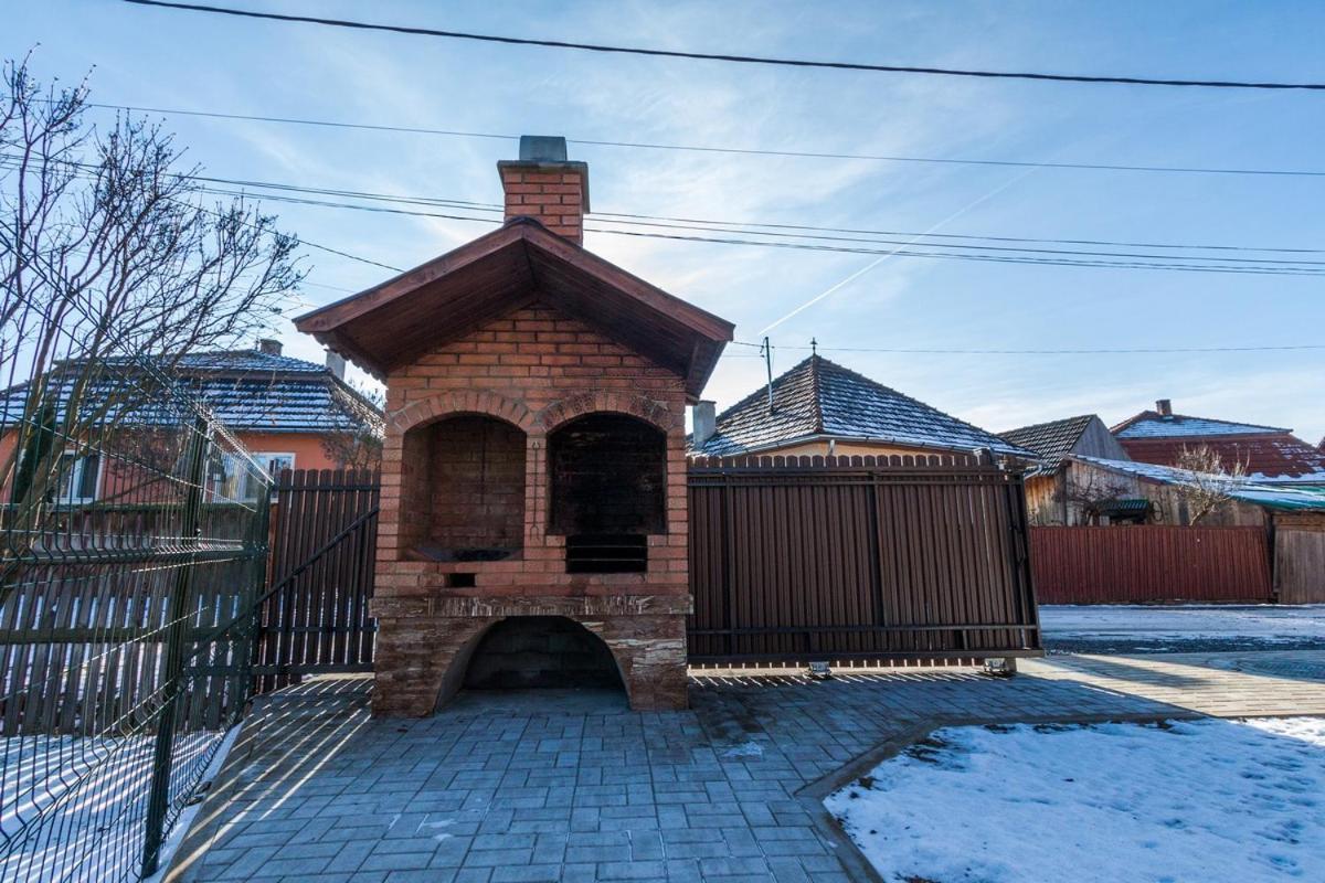 Eross Kulcsoshaz Villa Lazarea Exterior photo