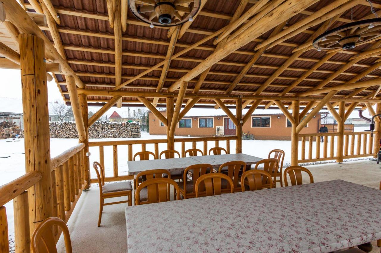 Eross Kulcsoshaz Villa Lazarea Exterior photo