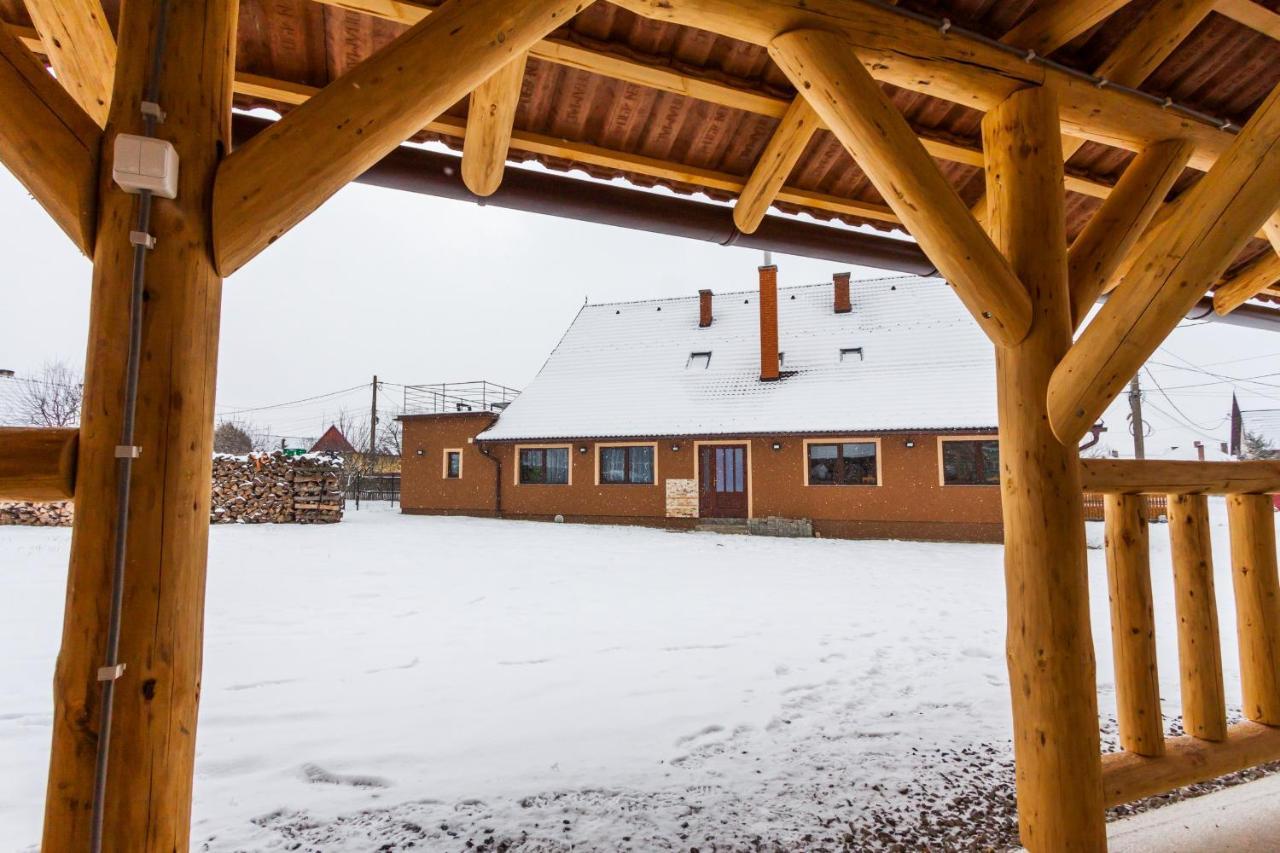 Eross Kulcsoshaz Villa Lazarea Exterior photo